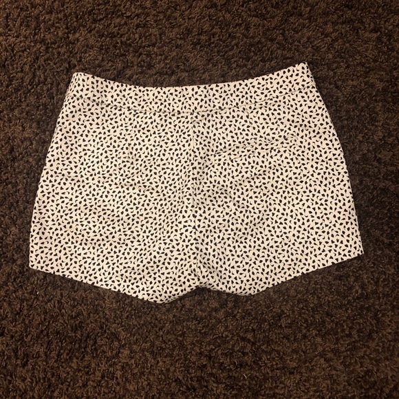 High Waisted Printed Shorts - Picture 2 of 5